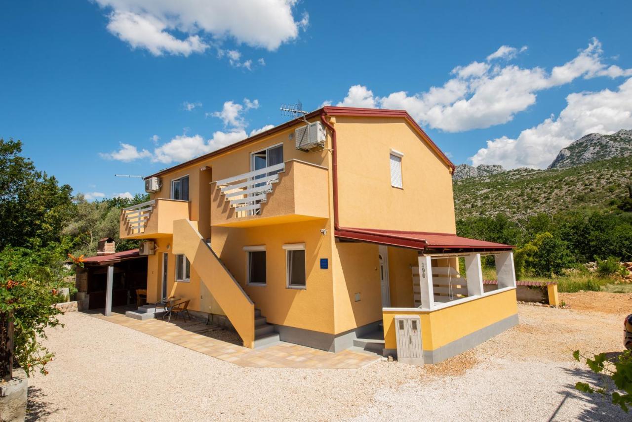 Apartmani Manita Paklenica セリネ エクステリア 写真
