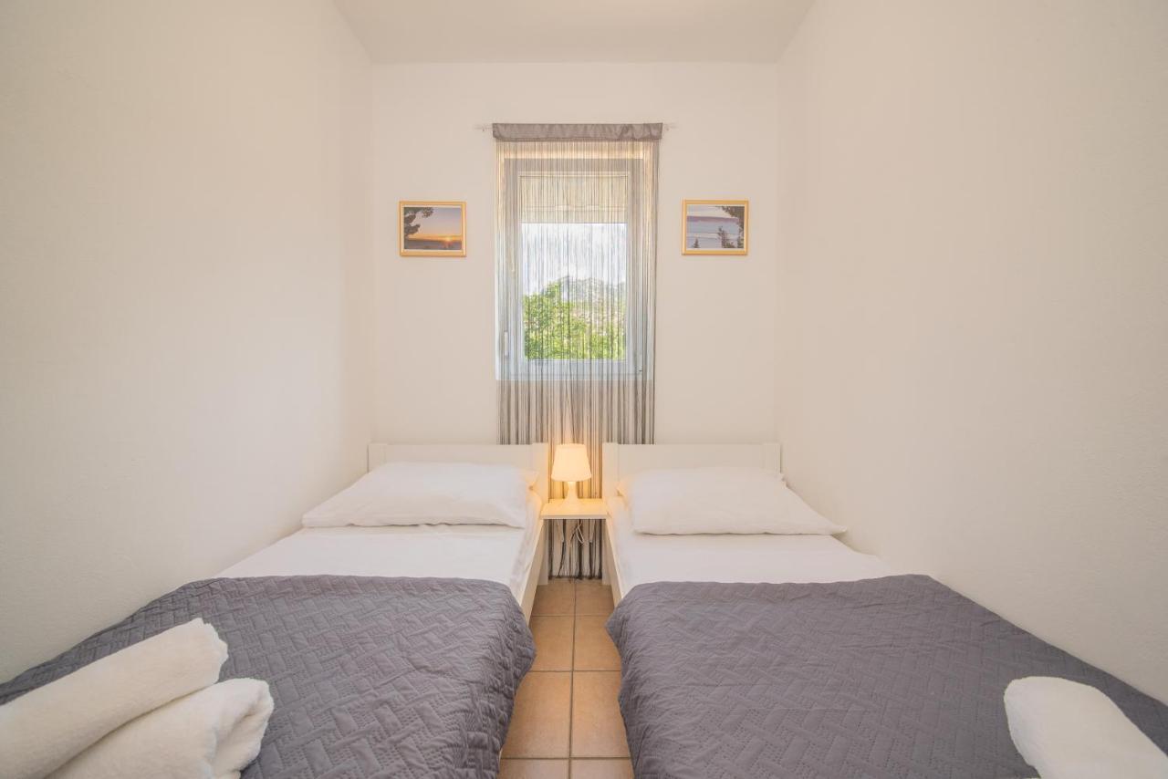 Apartmani Manita Paklenica セリネ エクステリア 写真