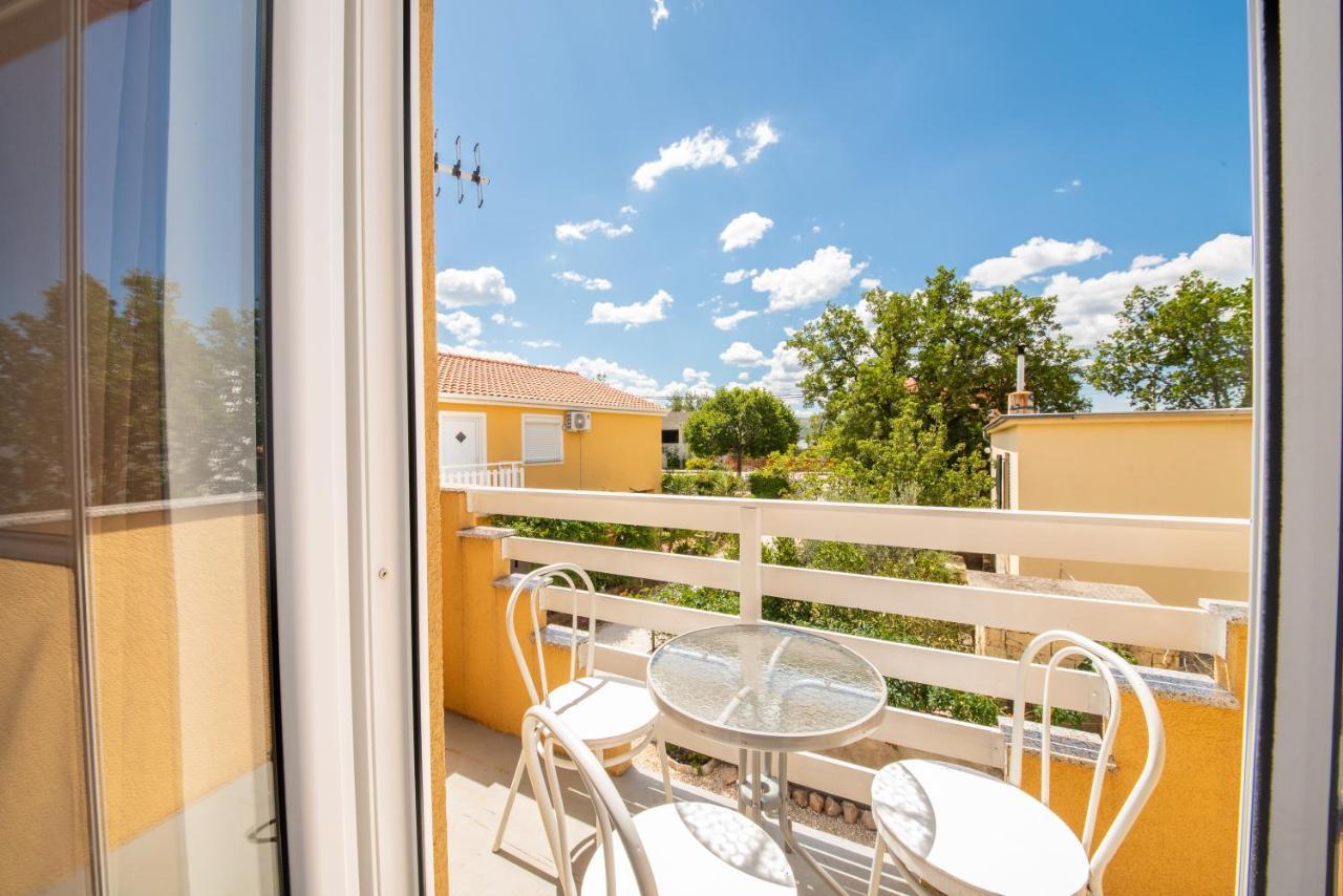 Apartmani Manita Paklenica セリネ エクステリア 写真