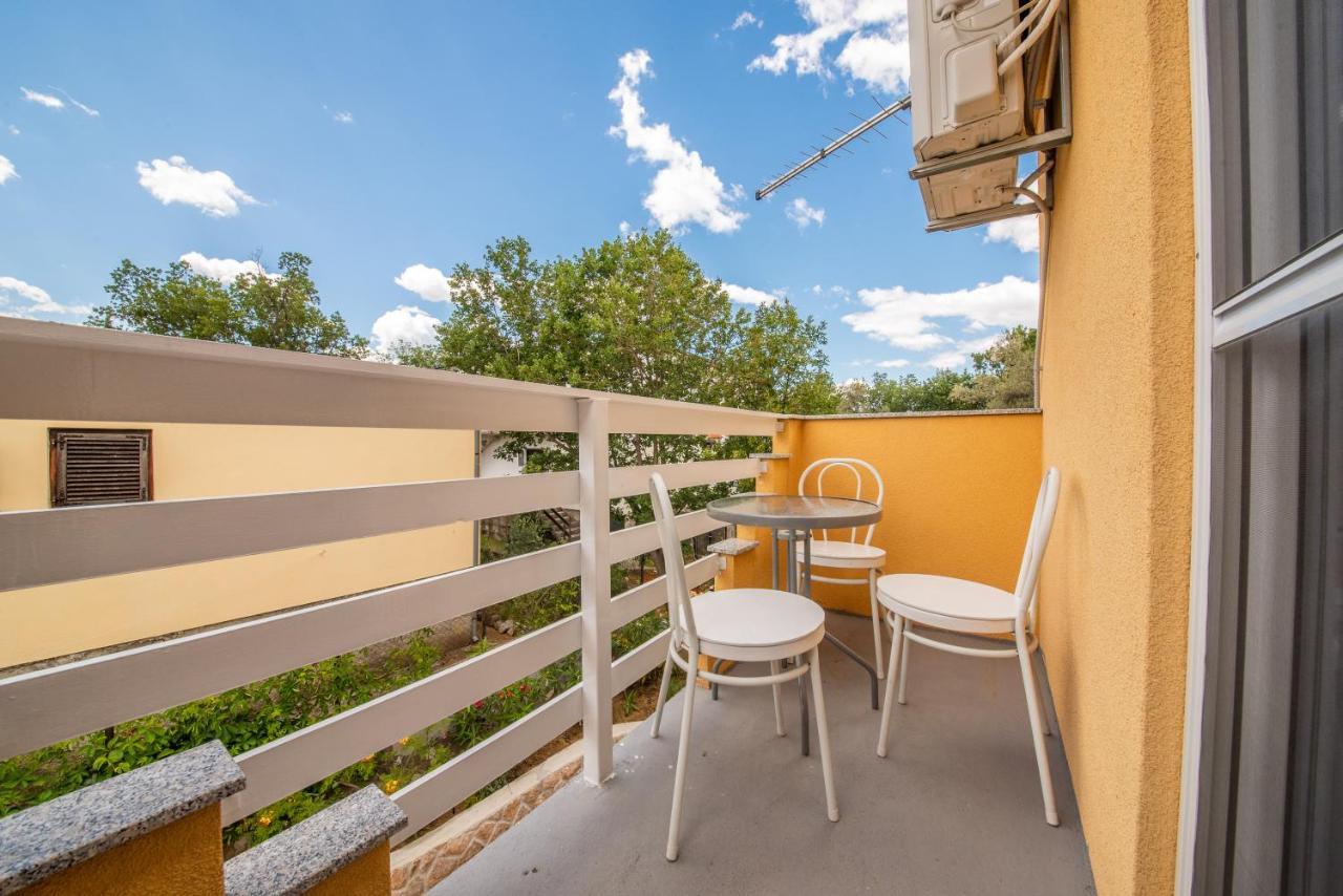 Apartmani Manita Paklenica セリネ エクステリア 写真