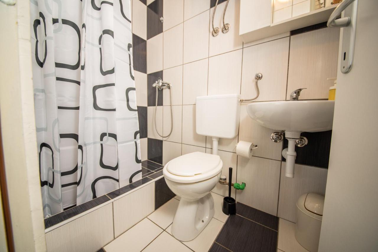 Apartmani Manita Paklenica セリネ エクステリア 写真