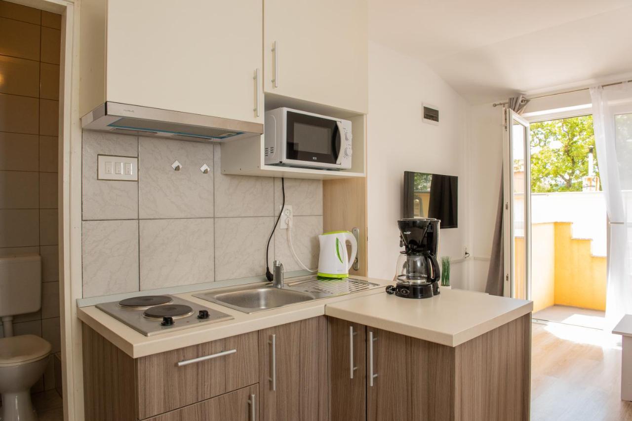 Apartmani Manita Paklenica セリネ エクステリア 写真