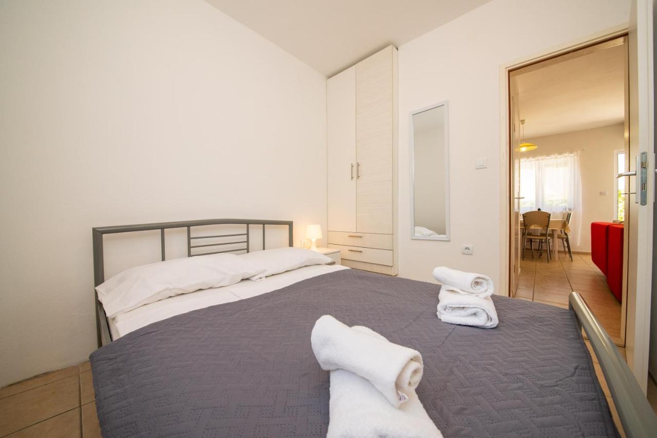 Apartmani Manita Paklenica セリネ エクステリア 写真