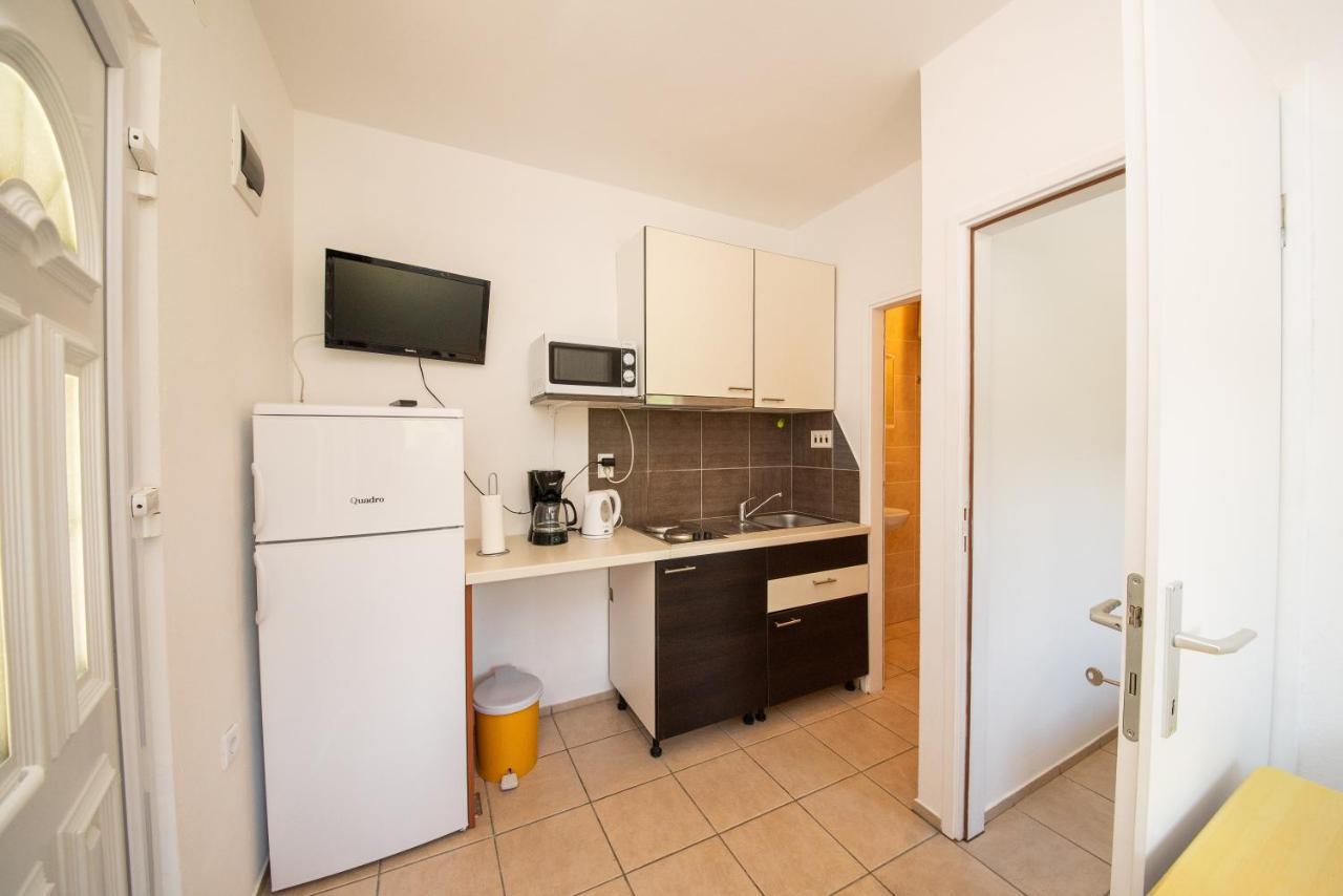 Apartmani Manita Paklenica セリネ エクステリア 写真