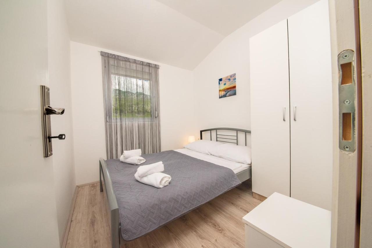Apartmani Manita Paklenica セリネ エクステリア 写真