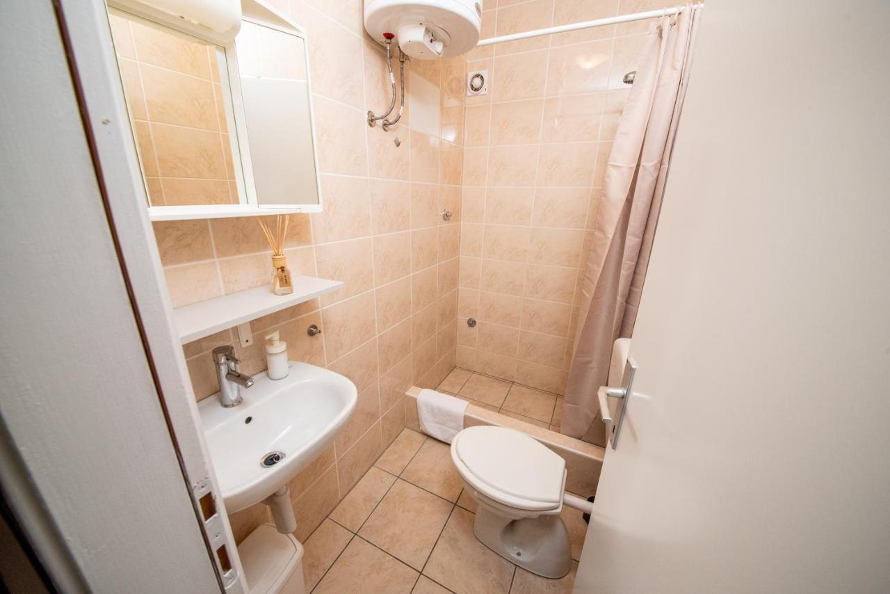 Apartmani Manita Paklenica セリネ エクステリア 写真